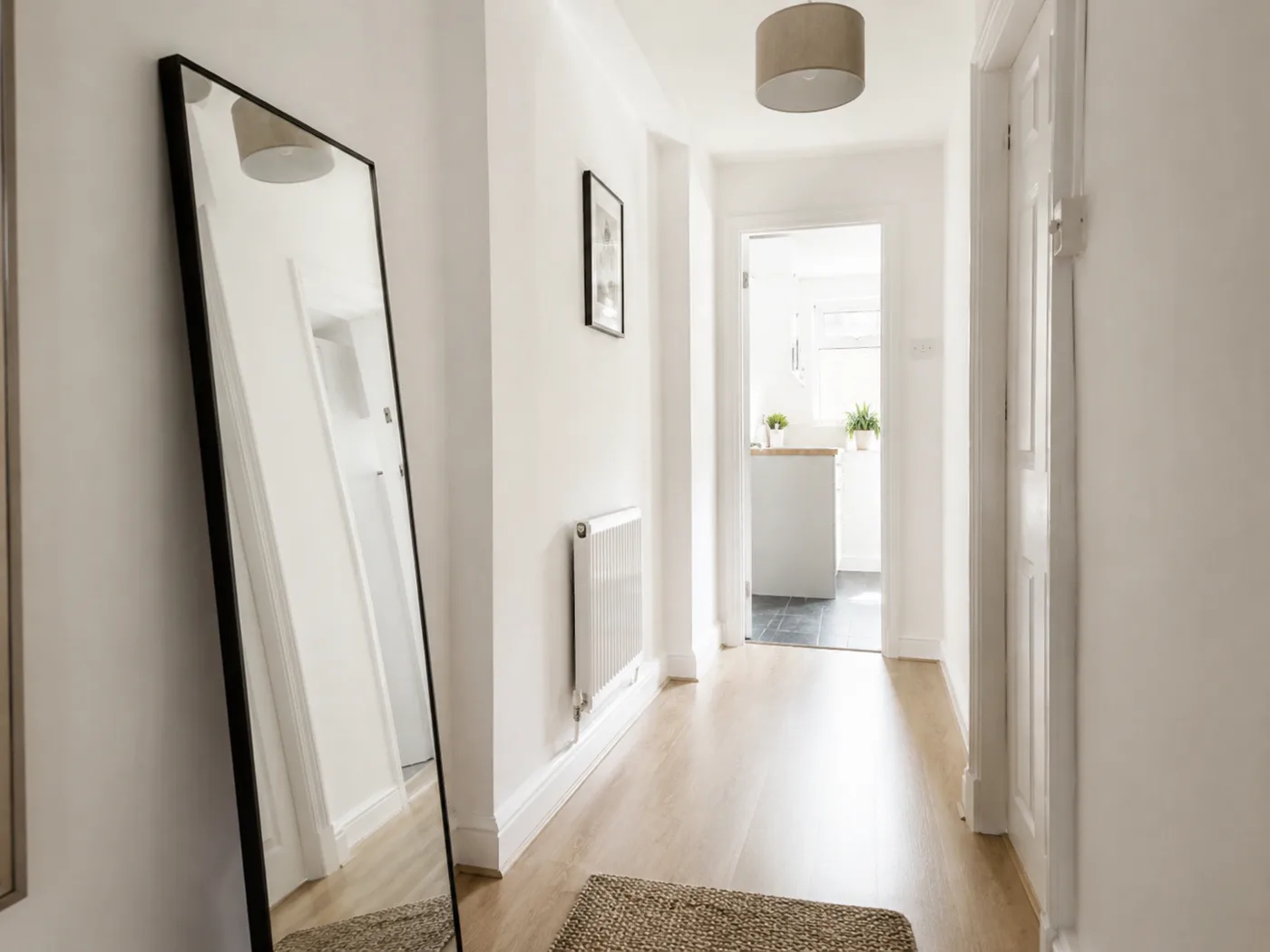 10 Easy No-Drill Hallway Ideas for Rented Flats and Houses